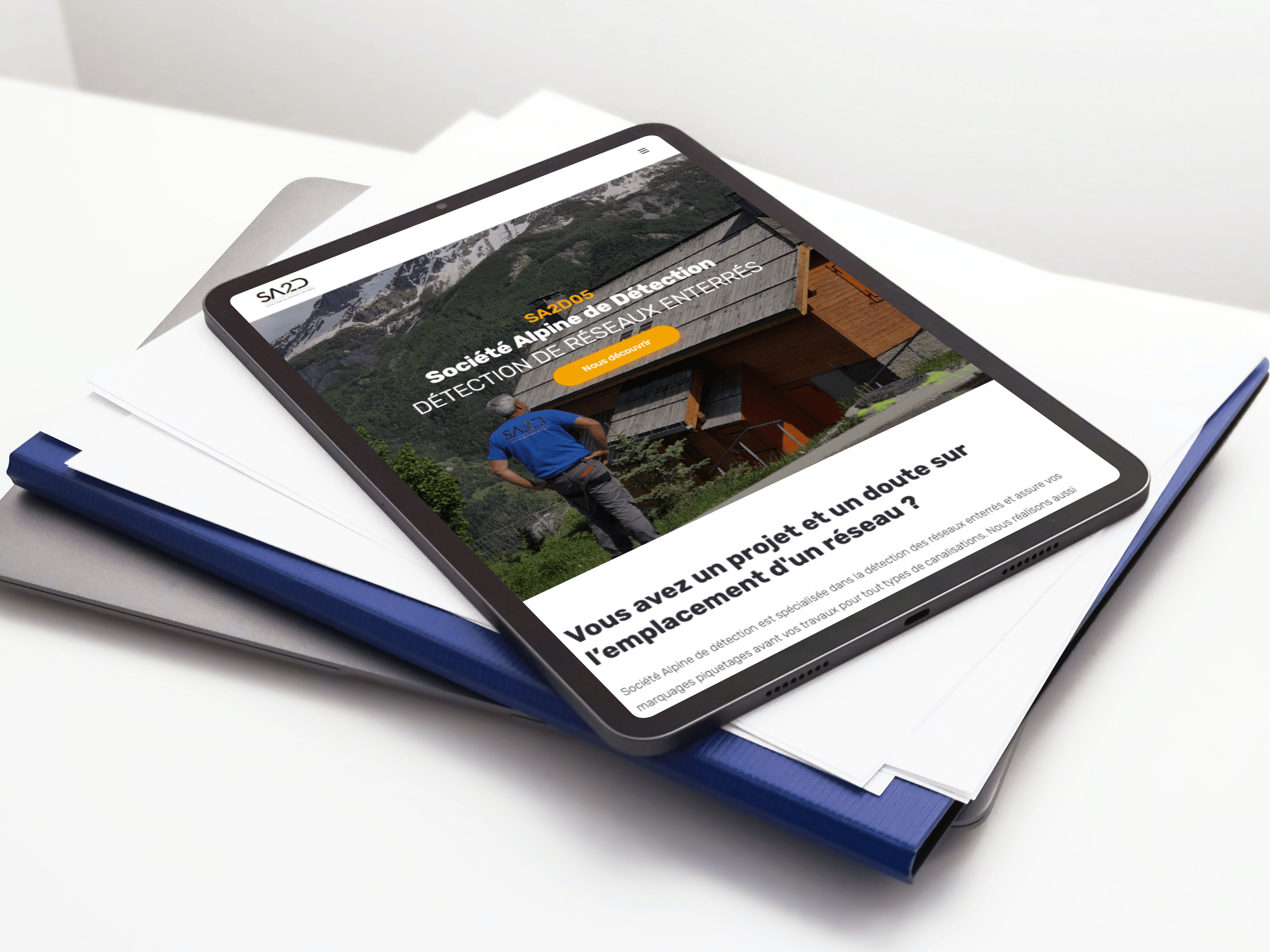 mockup d'une tablette affichant le site sa2d05.com